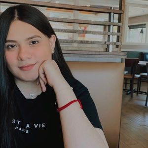 Meet your Posher, Roxana